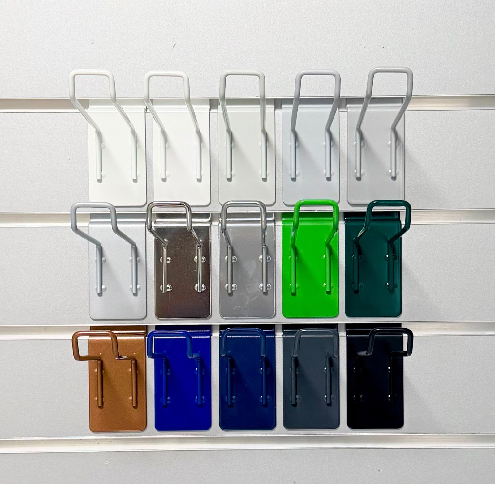Detail eines präzise gefertigten Blechstanzteils